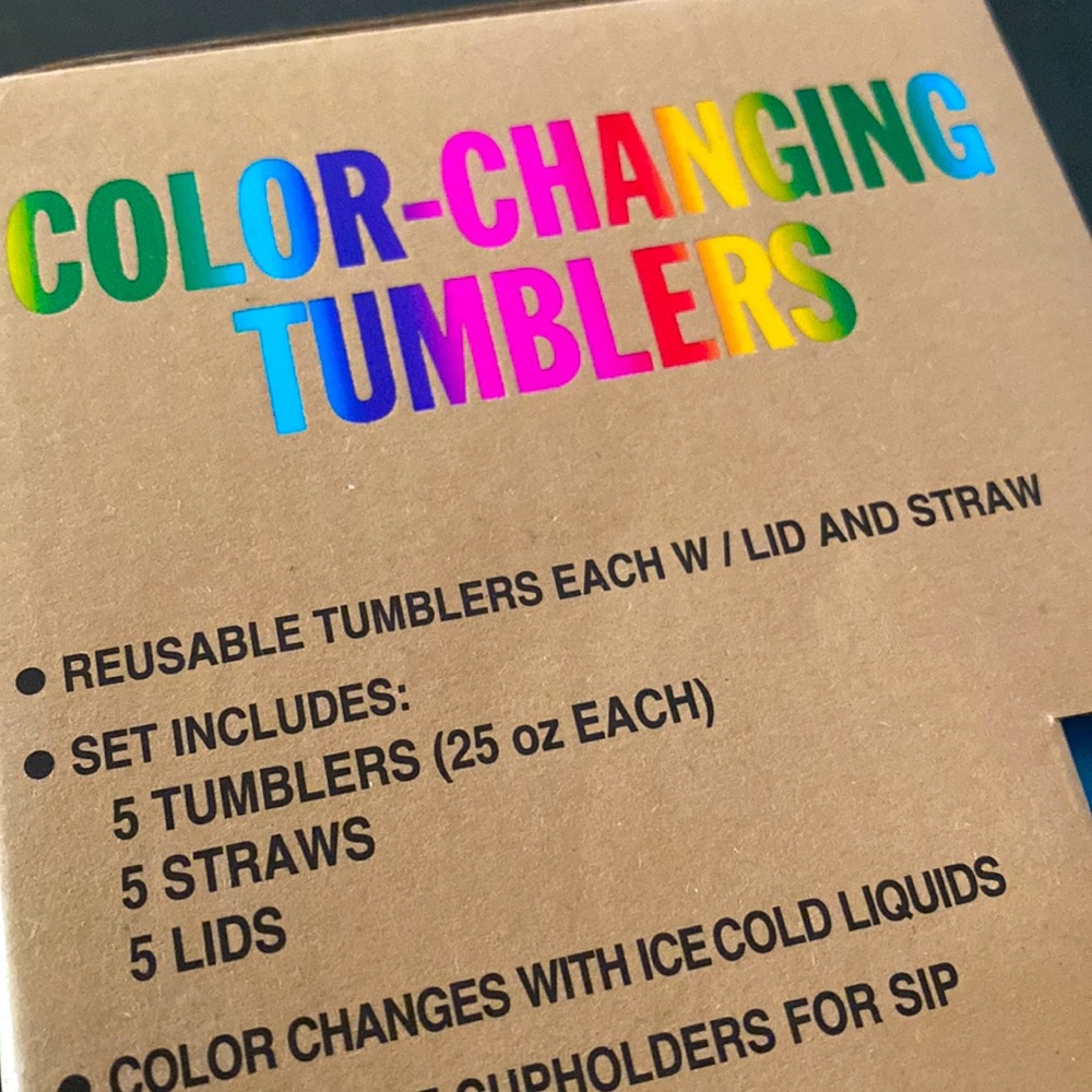 NWT Buc-ee's Color Changing (5) Tumblers with Lids and Straws PRICE FIRM!! - Picture 9 of 11